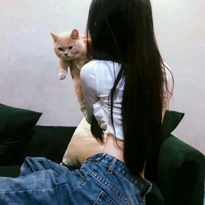 怪笑少女